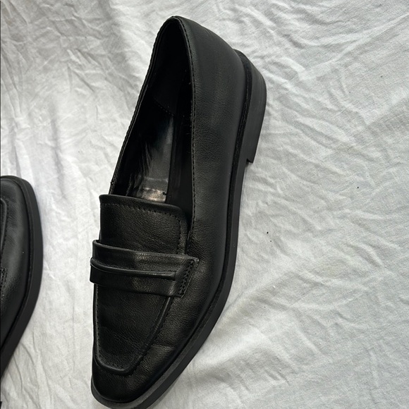 Nordstrom Elegant Black Loafers - Picture 6 of 8